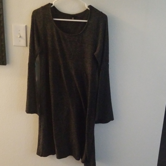 Dress - Picture 2 of 4